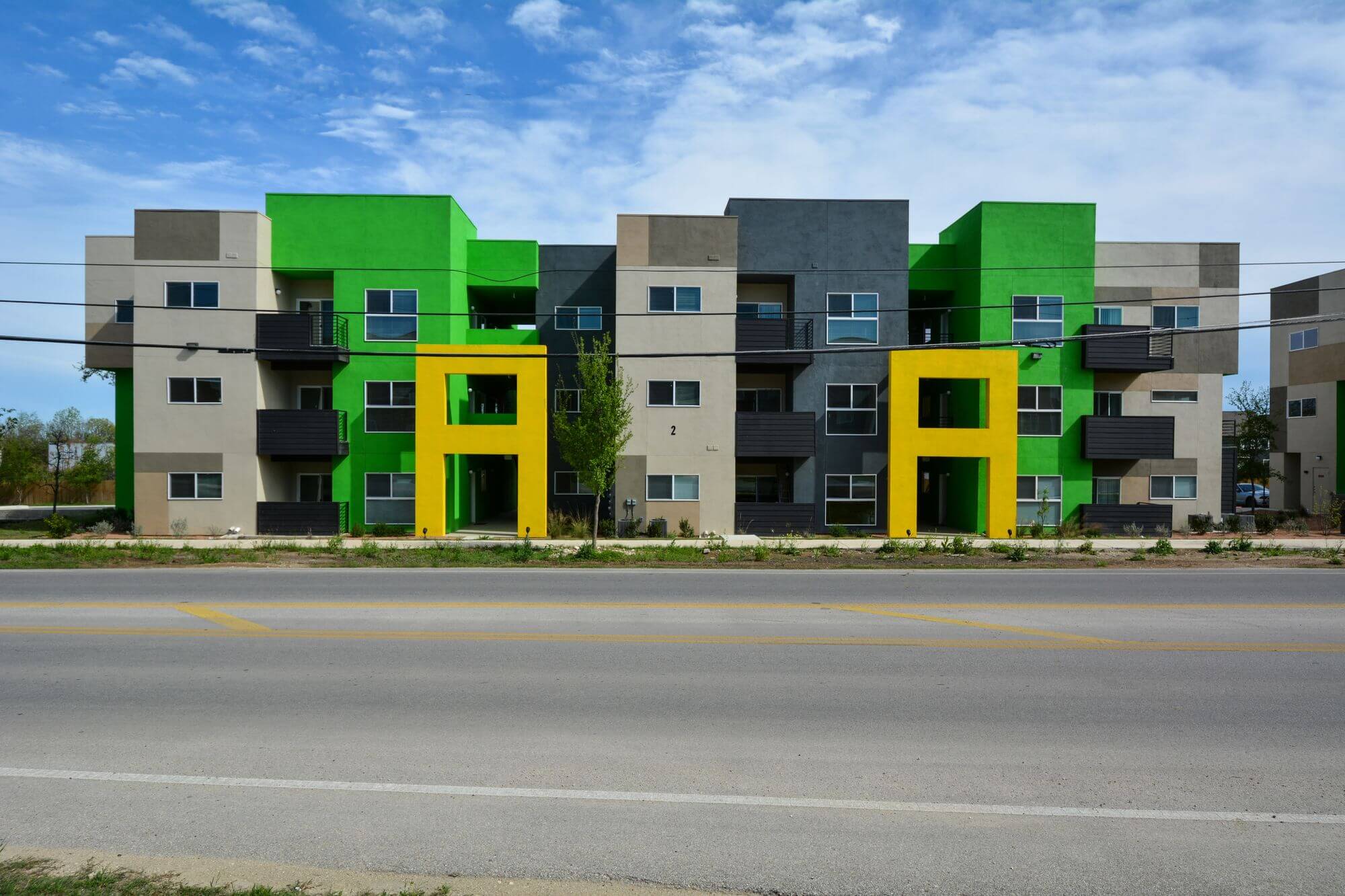 green-spring-apartments-texas-state-rentals-exterior-street-view